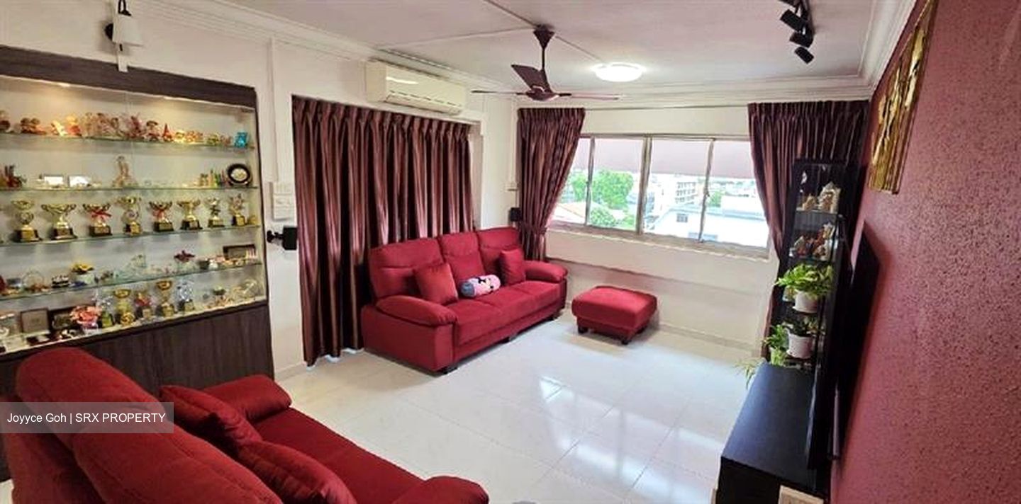 Blk 221 Kovan Green (Hougang), HDB Executive #536350971